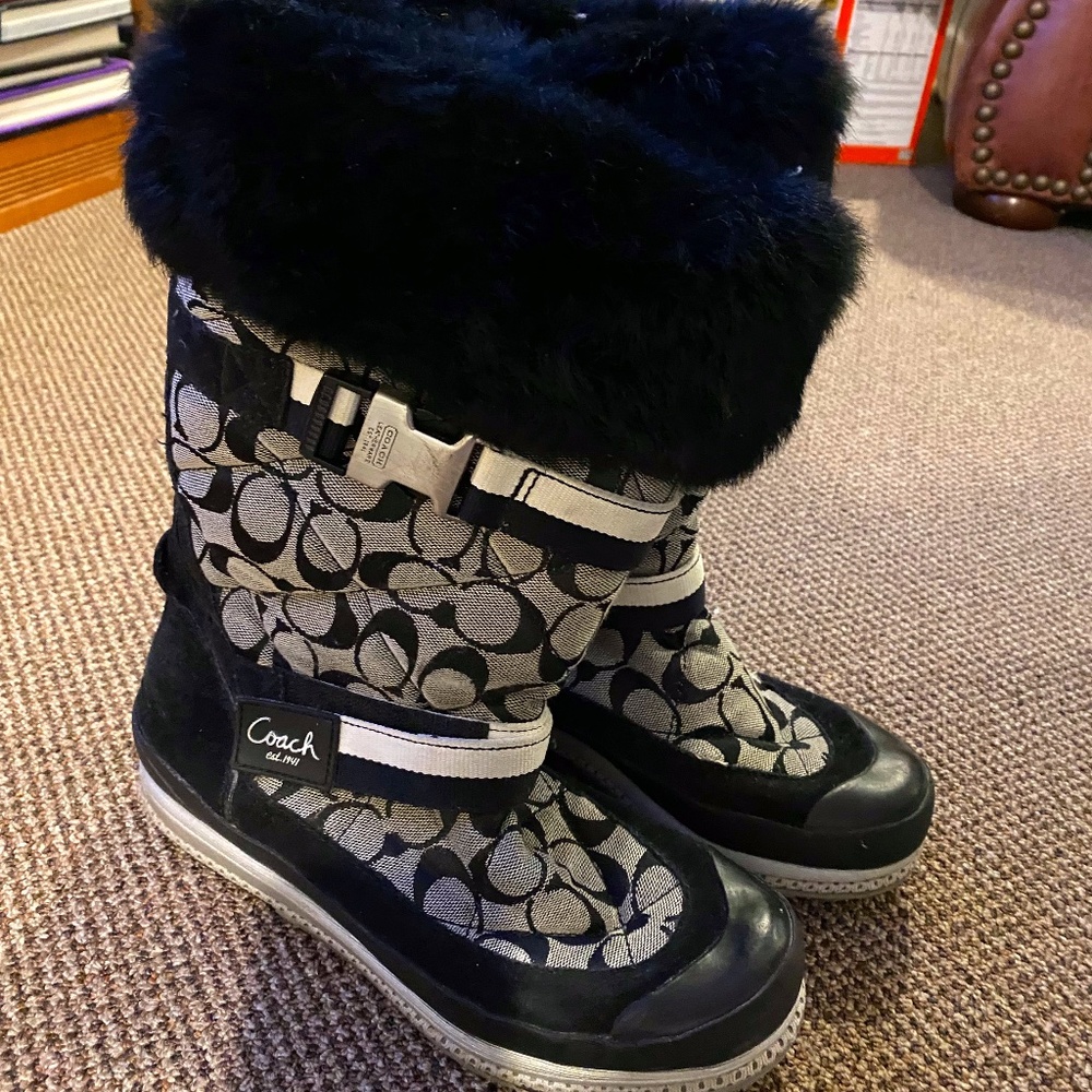 Coach Mariette Cuff Boots B&W Rabbit Fur A7185. SIZE 9M